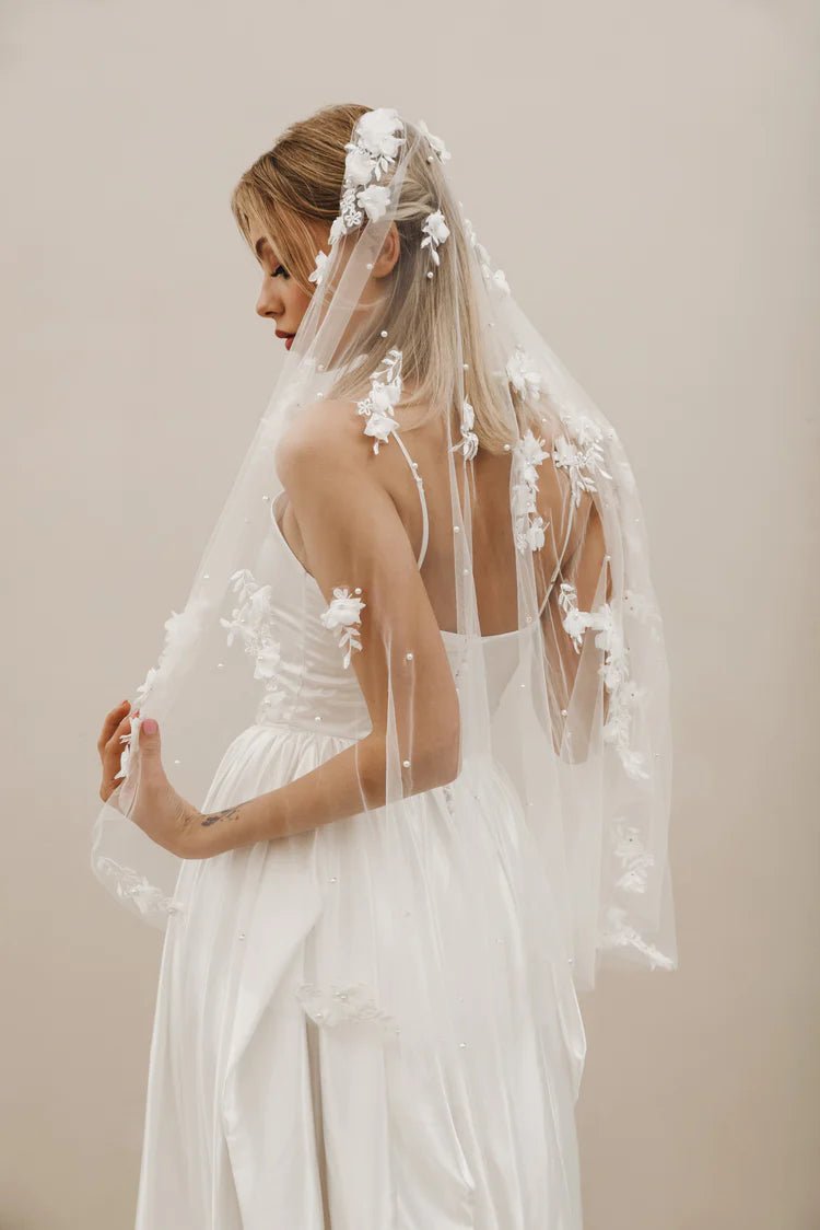 V008 3D Floral Wedding Veil - CBB Market