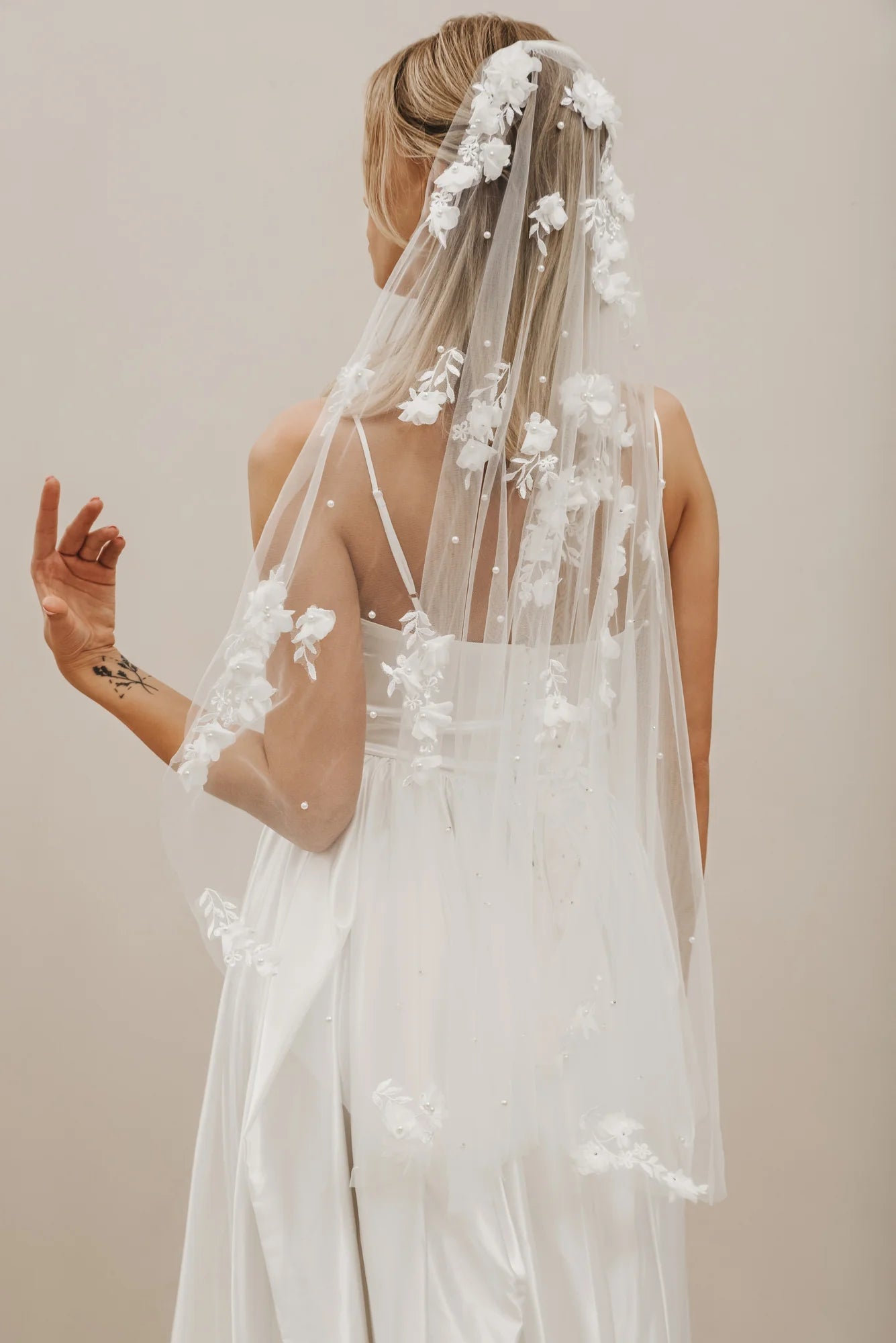 V008 3D Floral Wedding Veil - CBB Market